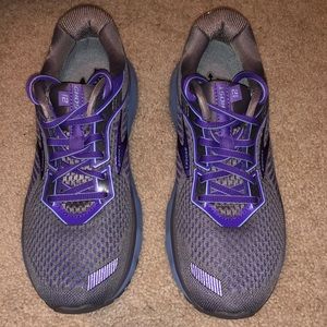 Brooks Ghost size 8.5